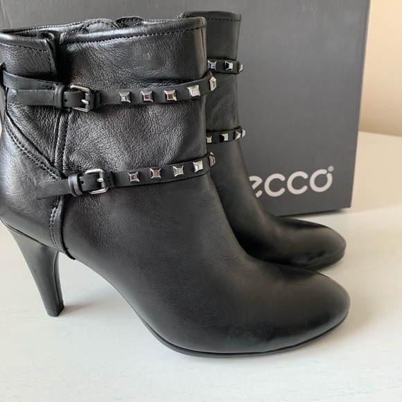 Ecco Boots - Picture 1 of 7